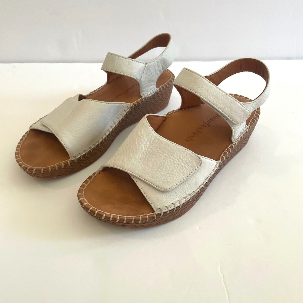 L'Amour Des Pieds White Leather Wedge Sandals‎ Hook and Loop Women's Size 6.5M